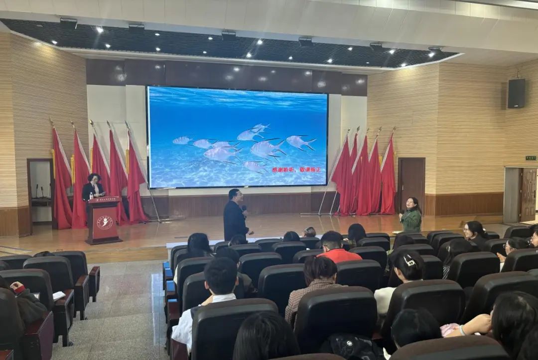 思政育人,医学院开展“异课同构,内生德育-医学课程融入思政元素路径探索”专题讲座 第 5 张 思政育人,医学院开展“异课同构,内生德育-医学课程融入思政元素路径探索”专题讲座 第 5 张