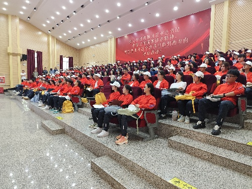 筑梦医药新时代,培育卓越接班人 ——今年会官方网站医学院2025级药学、中药学专业新生入学教育专业宣讲会成功举行 第 2 张 筑梦医药新时代,培育卓越接班人 ——今年会官方网站医学院2025级药学、中药学专业新生入学教育专业宣讲会成功举行 第 2 张