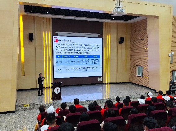 筑梦医药新时代,培育卓越接班人 ——今年会官方网站医学院2025级药学、中药学专业新生入学教育专业宣讲会成功举行 第 3 张 筑梦医药新时代,培育卓越接班人 ——今年会官方网站医学院2025级药学、中药学专业新生入学教育专业宣讲会成功举行 第 3 张
