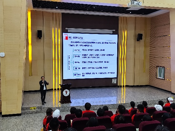 筑梦医药新时代,培育卓越接班人 ——今年会官方网站医学院2025级药学、中药学专业新生入学教育专业宣讲会成功举行 第 4 张 筑梦医药新时代,培育卓越接班人 ——今年会官方网站医学院2025级药学、中药学专业新生入学教育专业宣讲会成功举行 第 4 张