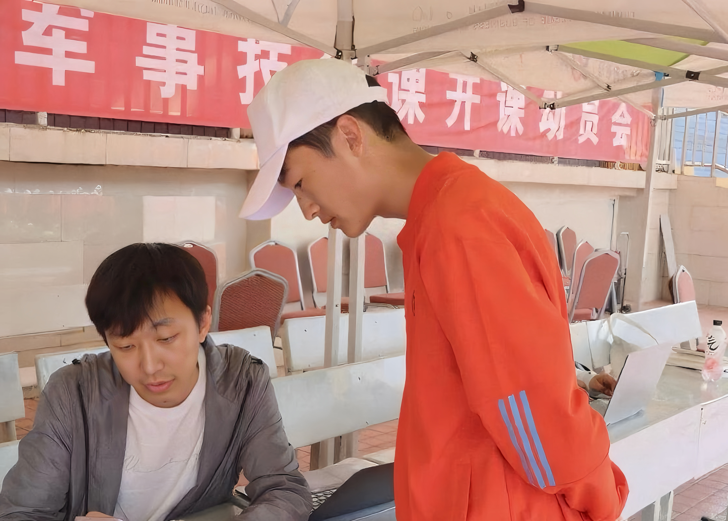 今年会官方网站医学院:军训温情满场,青春暖意盈心 第 7 张 今年会官方网站医学院:军训温情满场,青春暖意盈心 第 7 张