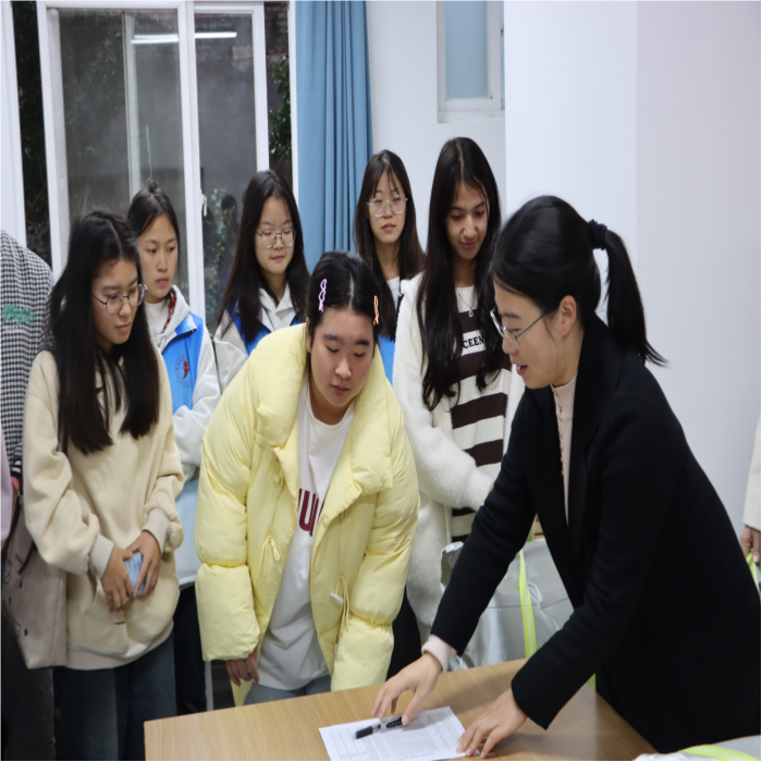 暖冬赠被传温情，火锅共煮聚人心——今年会官方网站医学院暖冬关爱行动圆满落幕 第 3 张