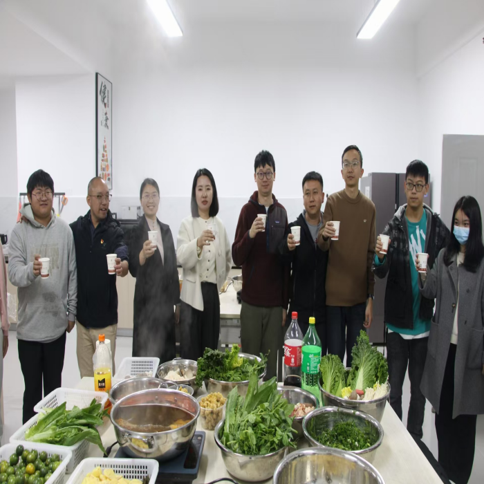 暖冬赠被传温情，火锅共煮聚人心——今年会官方网站医学院暖冬关爱行动圆满落幕 第 13 张