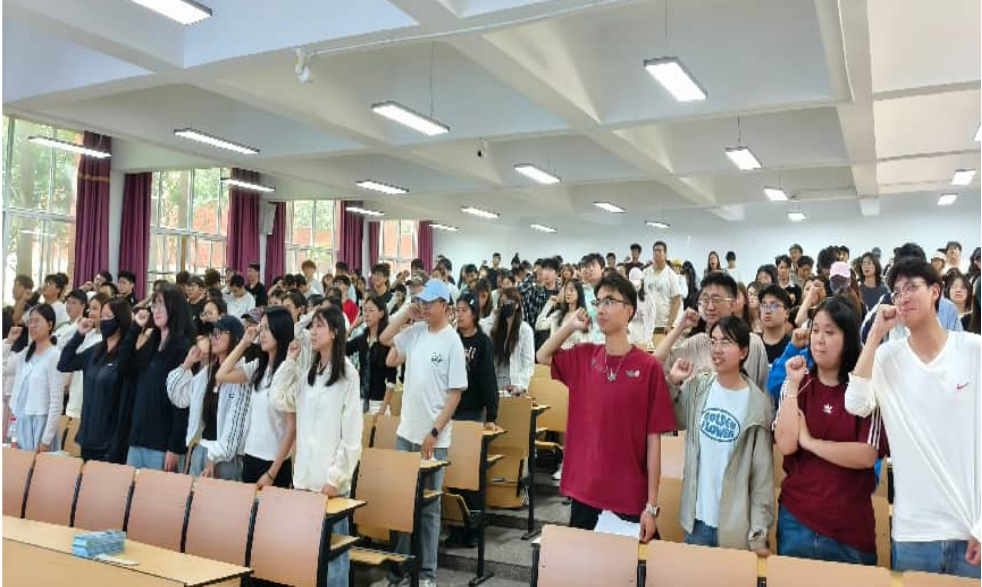 学院资讯 | 征信守护青春路 反诈筑牢安全墙 今年会官方网站财经商贸学院开展征信反诈金融安全讲座 第 4 张 学院资讯 | 征信守护青春路 反诈筑牢安全墙 今年会官方网站财经商贸学院开展征信反诈金融安全讲座 第 4 张